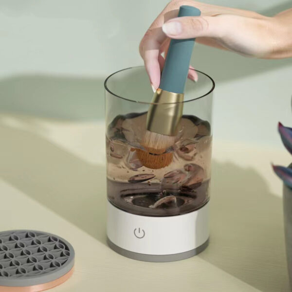 Portable Electric Makeup Brush Cleaner Machine With USB Charging Automatic Cosmetic Brush,Women Eye Shadow Brush Cleaning Tool - Image 3